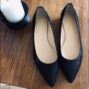 All black Ivanka trump flats